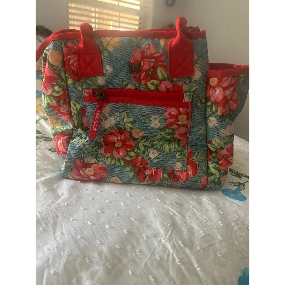 The Pioneer Woman Floral White Swiss Dot Comforter with Matching Tote Bag